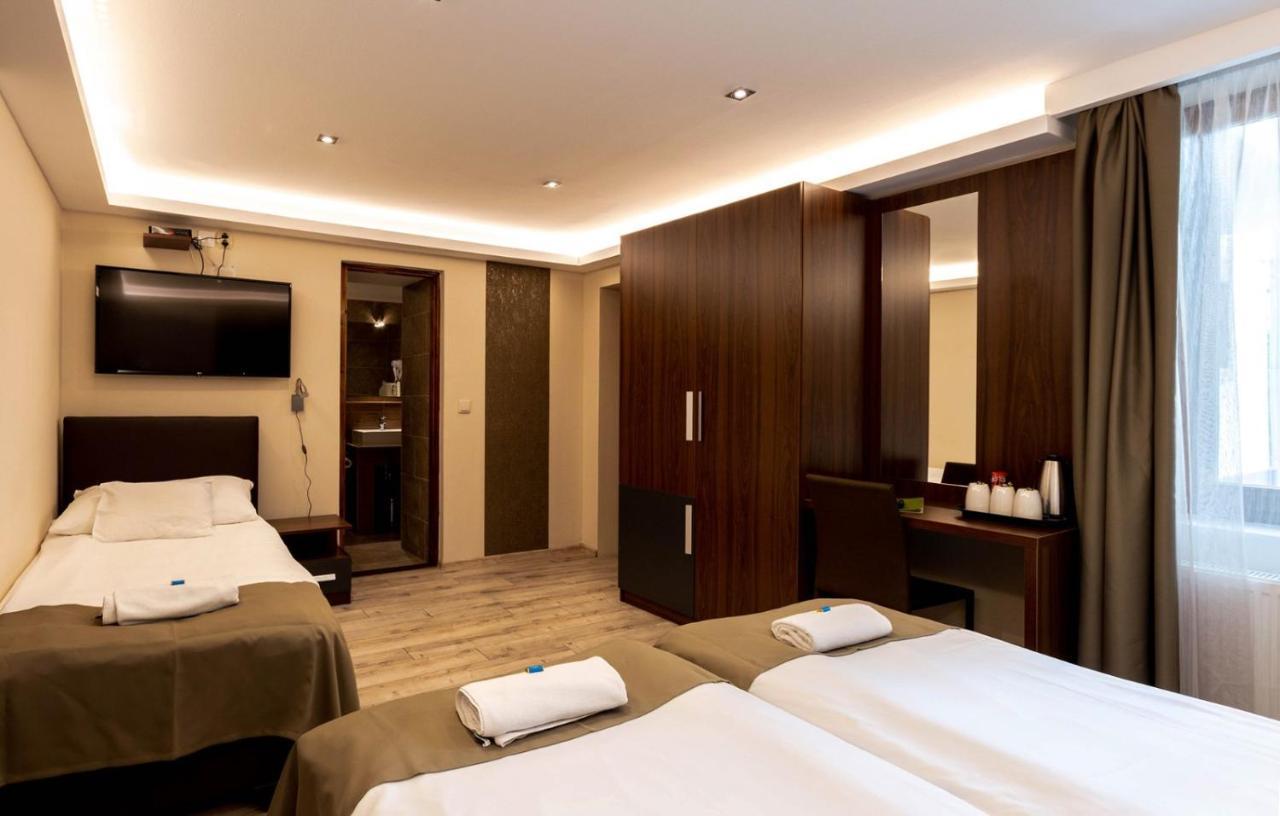 세게드 Ven Diofa De Lux Panzio B&B 외부 사진