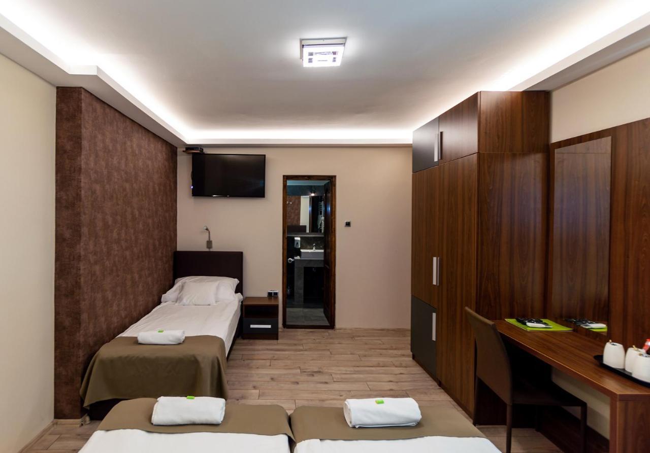 세게드 Ven Diofa De Lux Panzio B&B 외부 사진