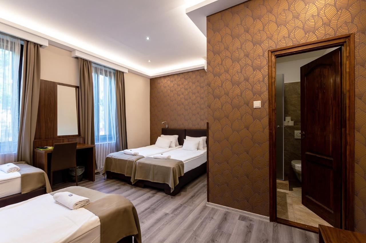 세게드 Ven Diofa De Lux Panzio B&B 외부 사진