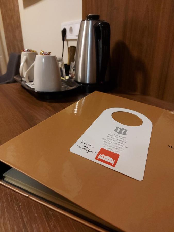 세게드 Ven Diofa De Lux Panzio B&B 외부 사진