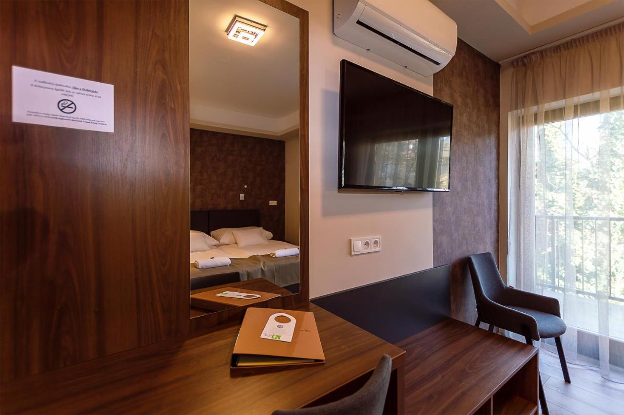 세게드 Ven Diofa De Lux Panzio B&B 외부 사진